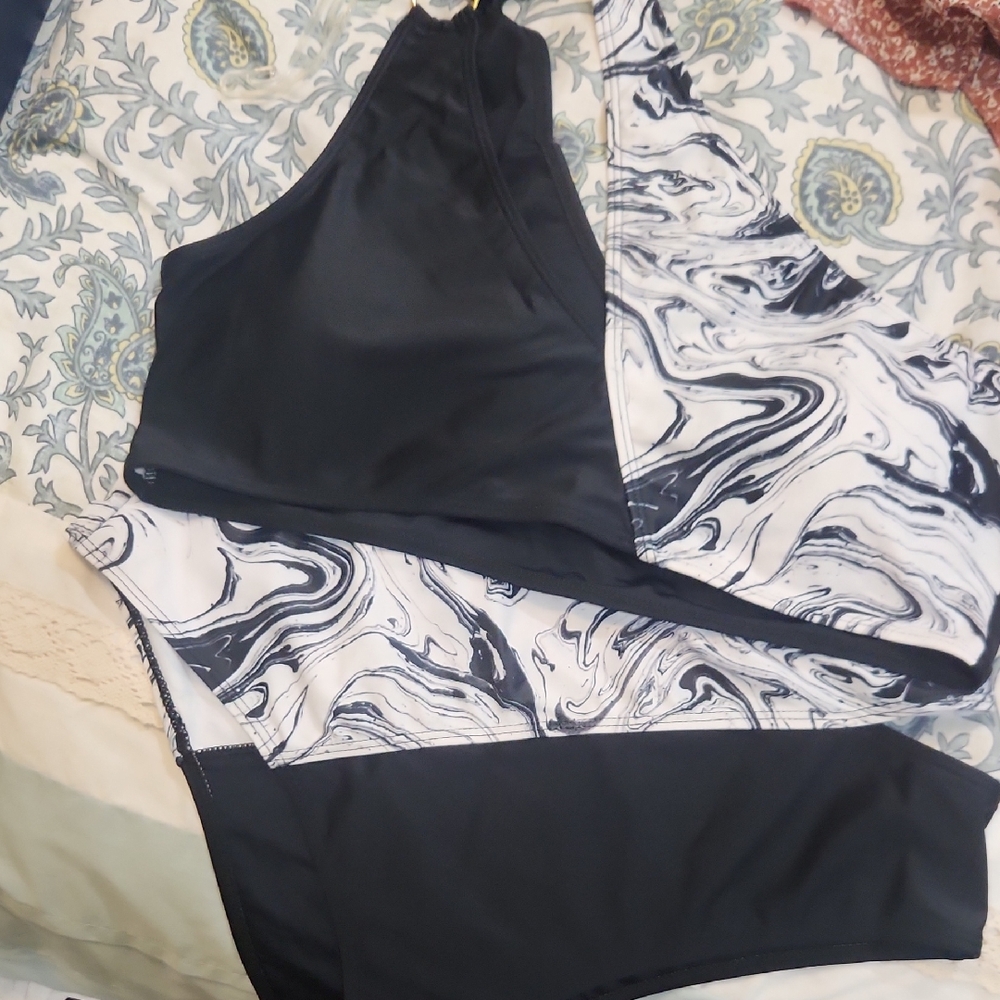 SHEIN Black and White Marble Bikini